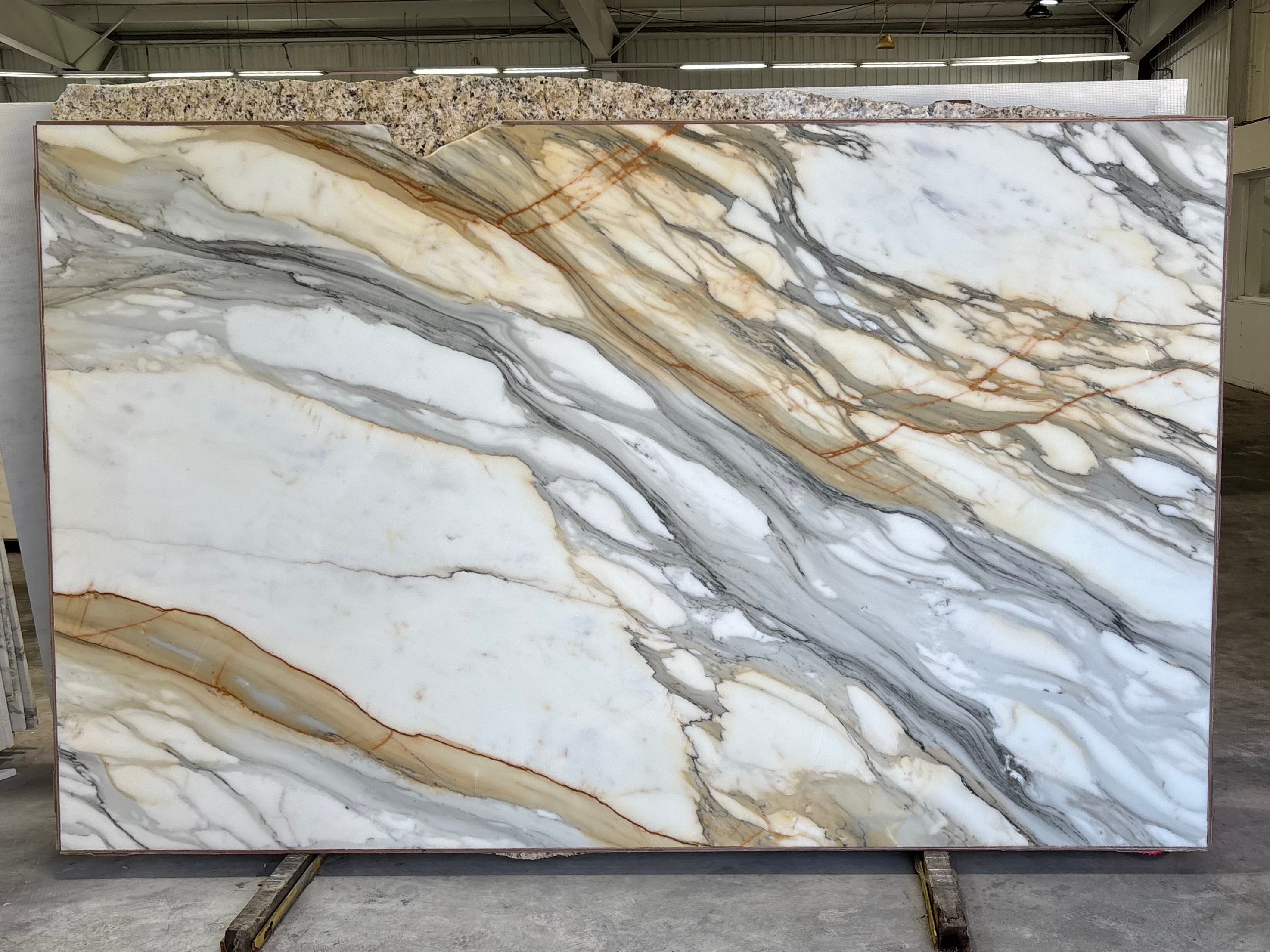 Calacatta Borghini Extra Honed