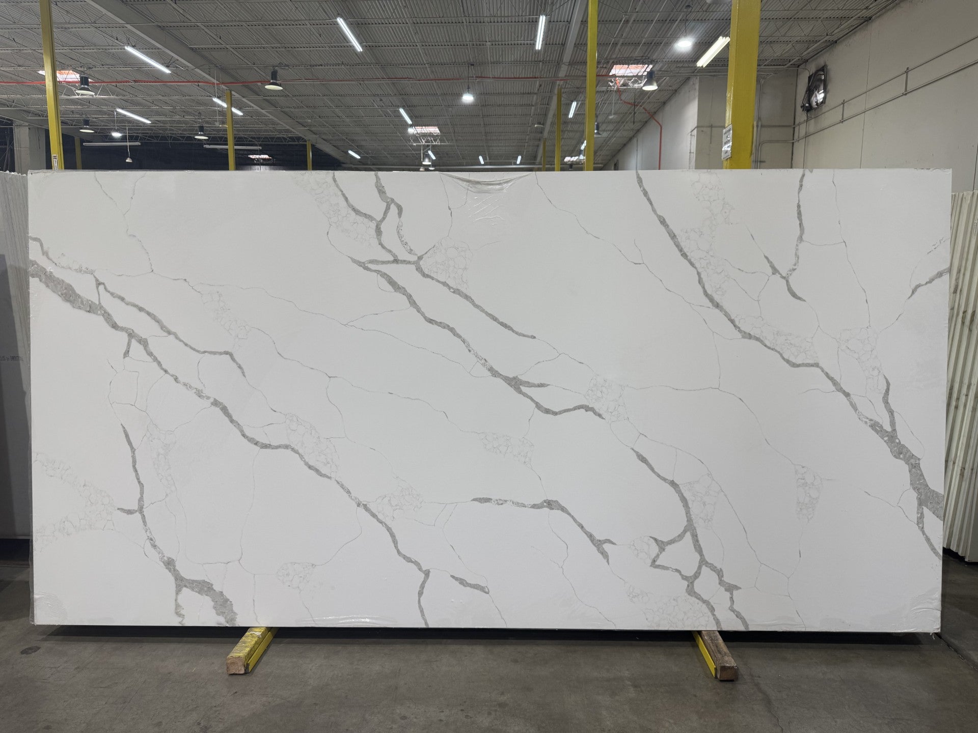 Calacatta Luca 1101* Quartz