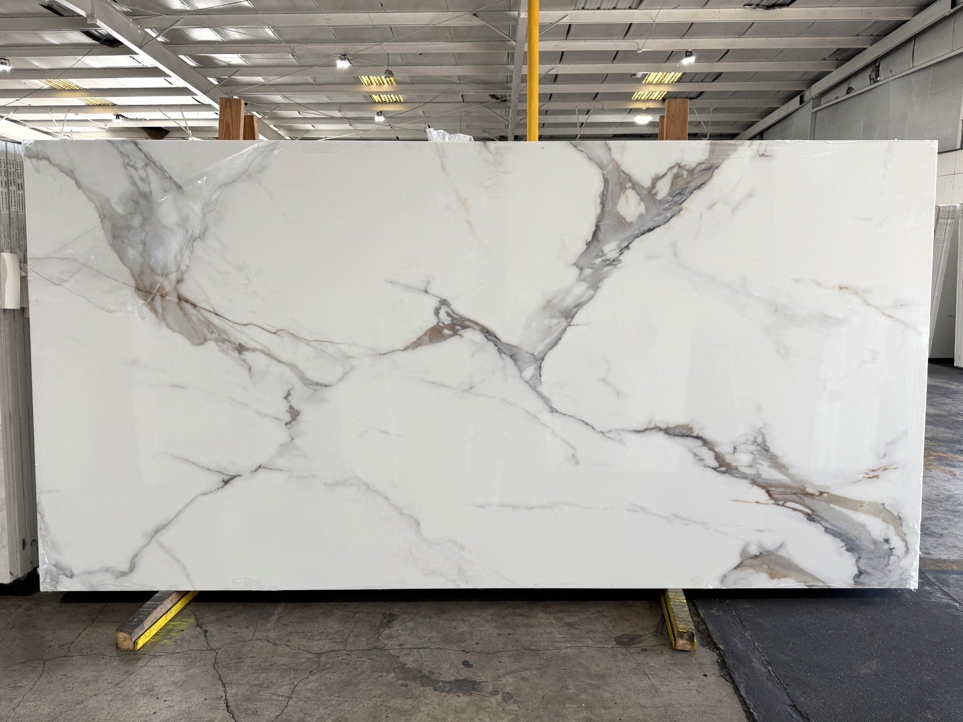 Calacatta Macchia Vecchia 1106 Polaris Printed Quartz